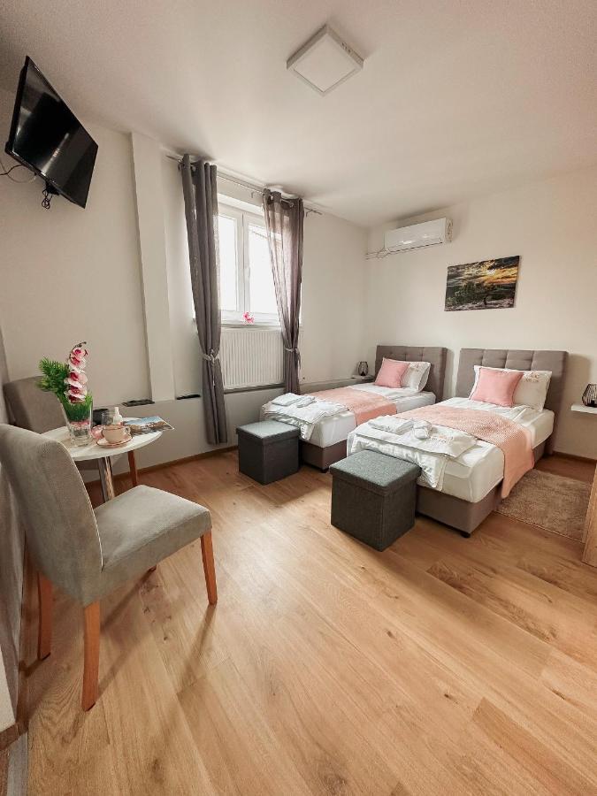 San Lux Dunavska Novi Sad Ngoại thất bức ảnh
