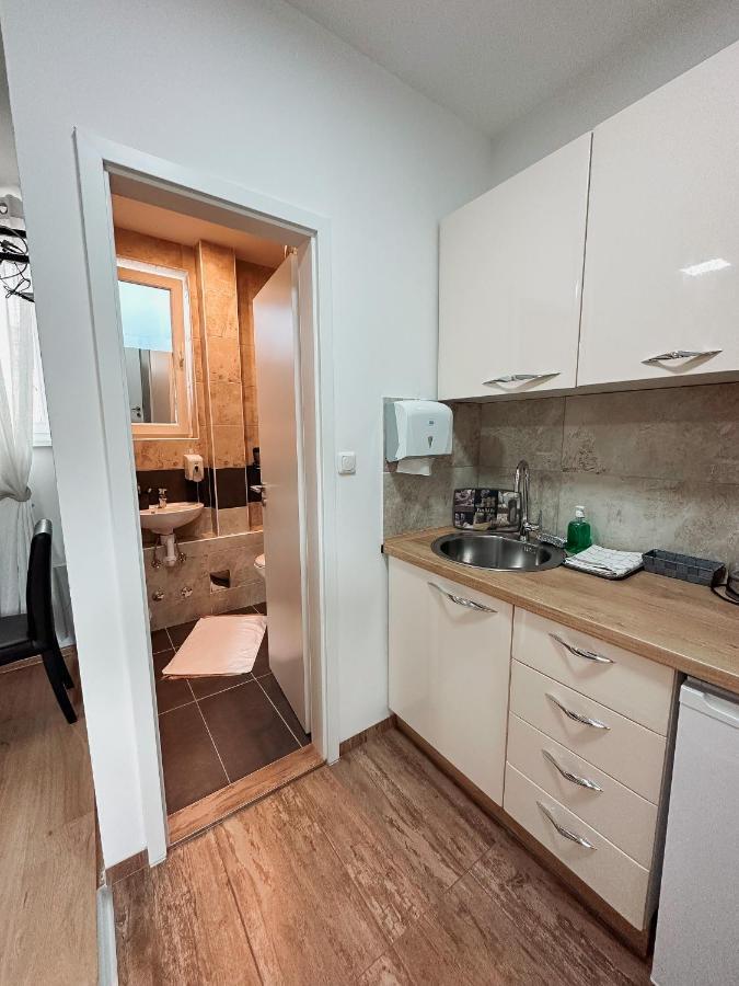 San Lux Dunavska Novi Sad Ngoại thất bức ảnh