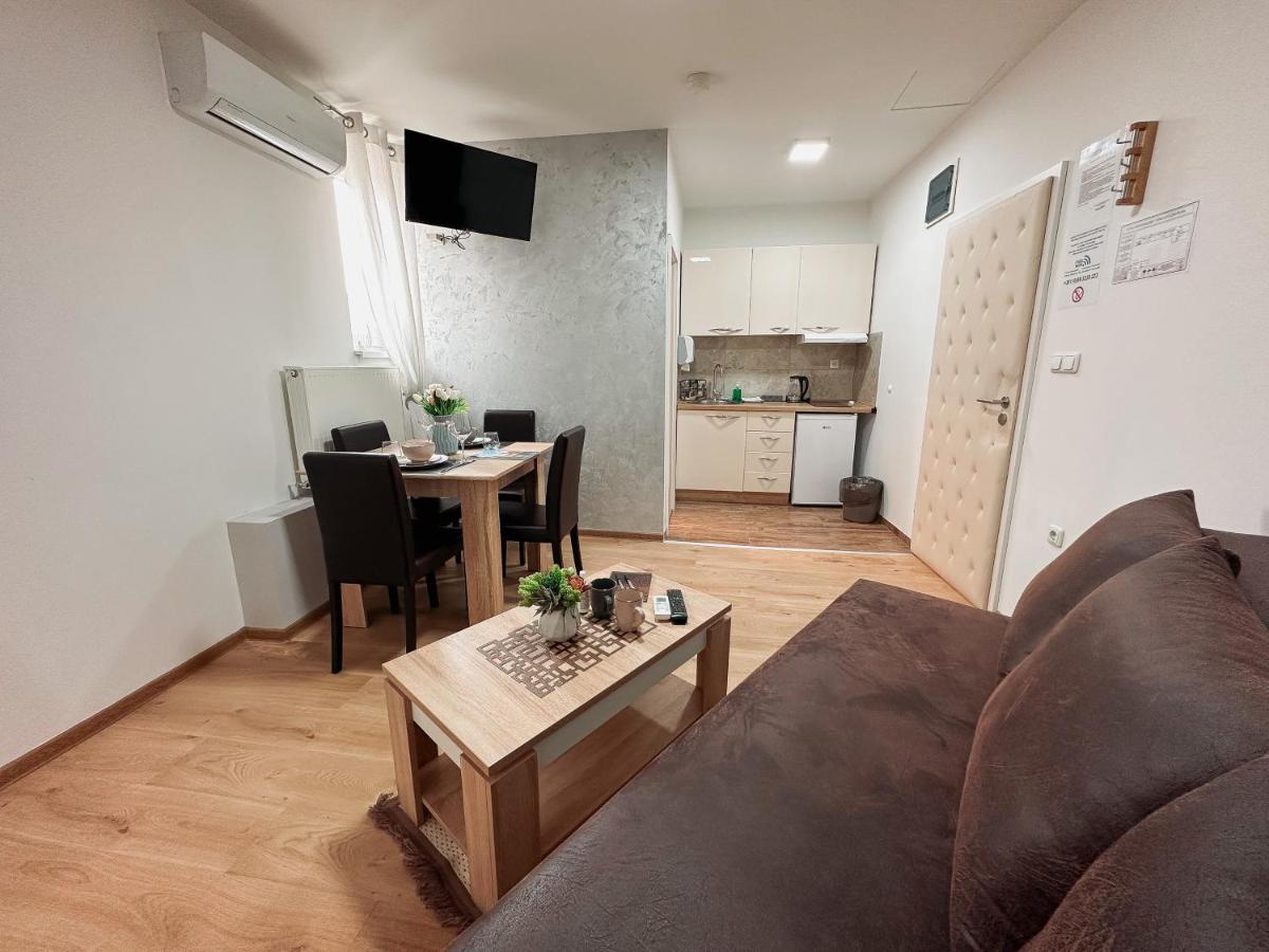 San Lux Dunavska Novi Sad Ngoại thất bức ảnh