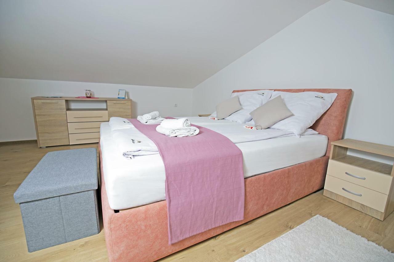 San Lux Dunavska Novi Sad Ngoại thất bức ảnh