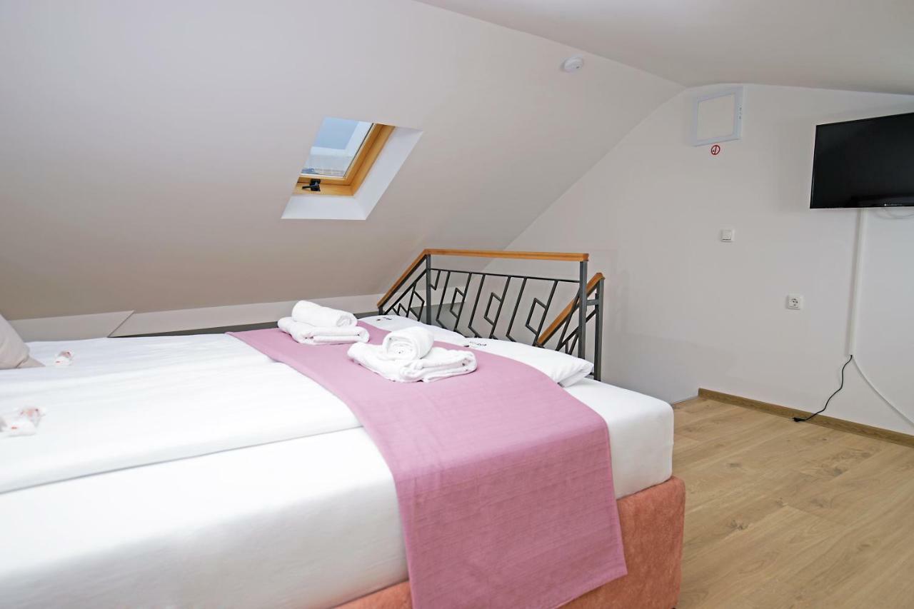 San Lux Dunavska Novi Sad Ngoại thất bức ảnh